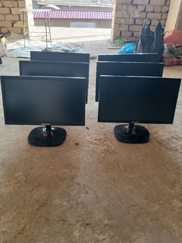 Avtech 19 manitor.