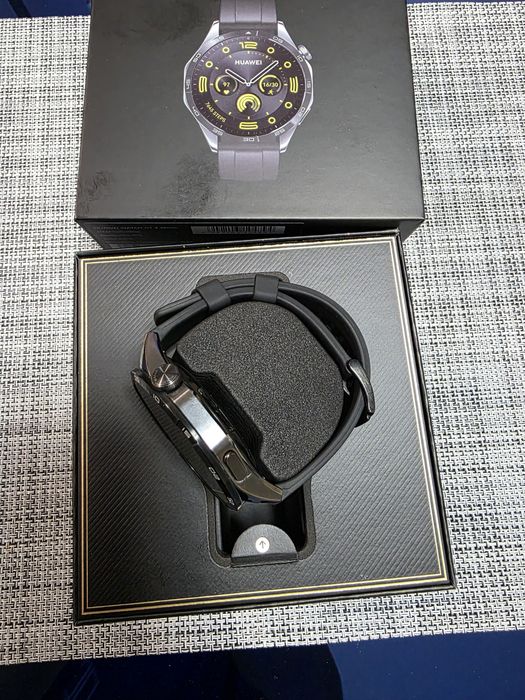 Смарт Часовник Huawei Whach GT 4