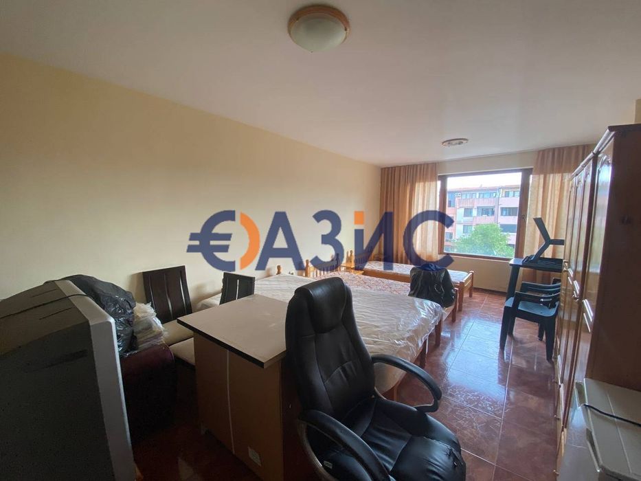 Голям 4-стаен апартамент без такса поддръжка, Слънчев Бряг, България,