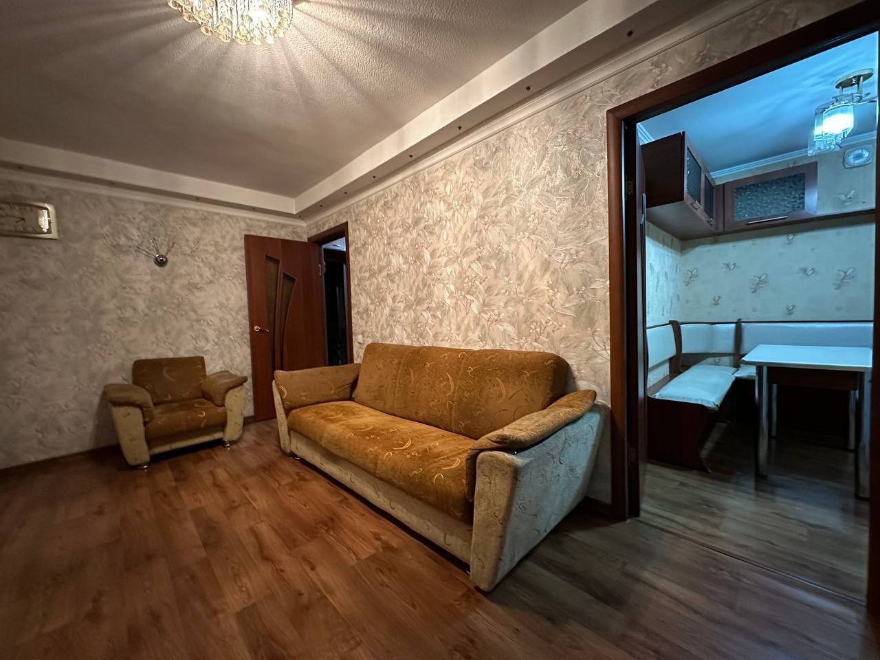 Продаётся квартира Феруза-2. ЭКО базар. 3/5/5. 70м².