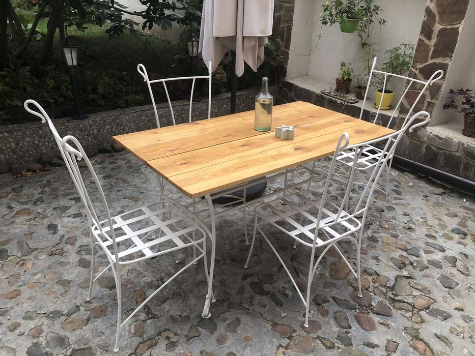 Столове от ковано желязо.