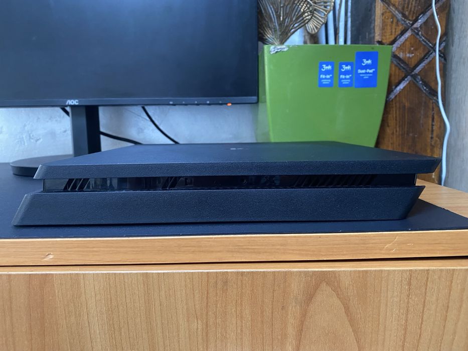 Vand ps 4 plus jocuri