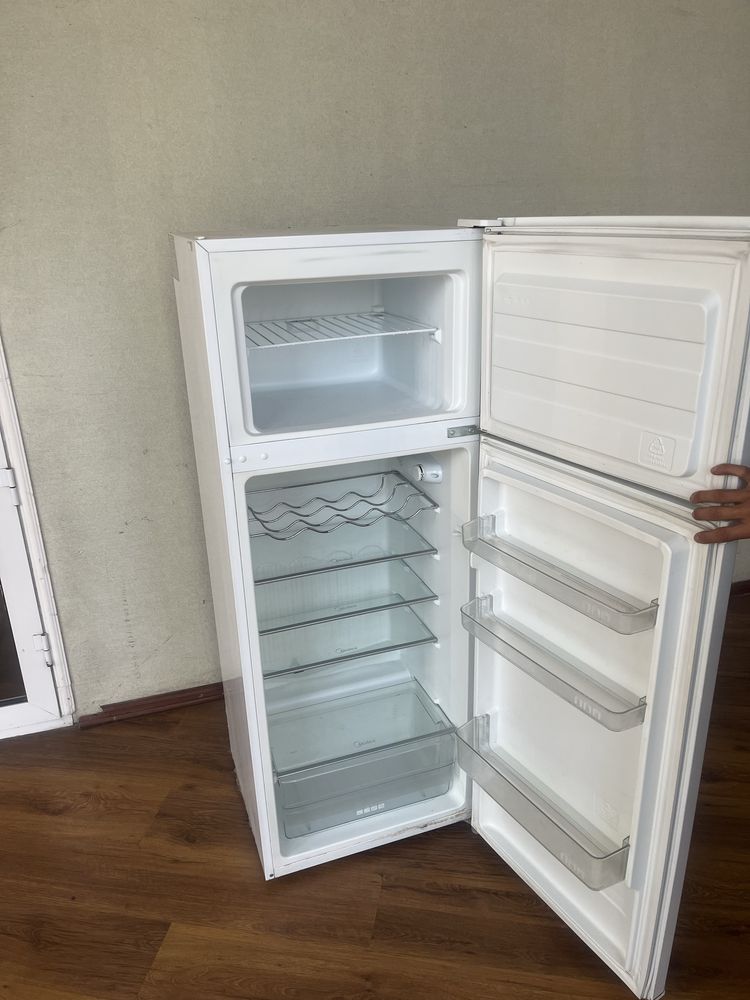 Холодильник Midea продам