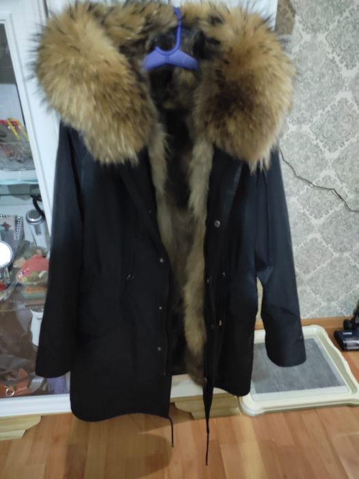 Парка женская почти новая