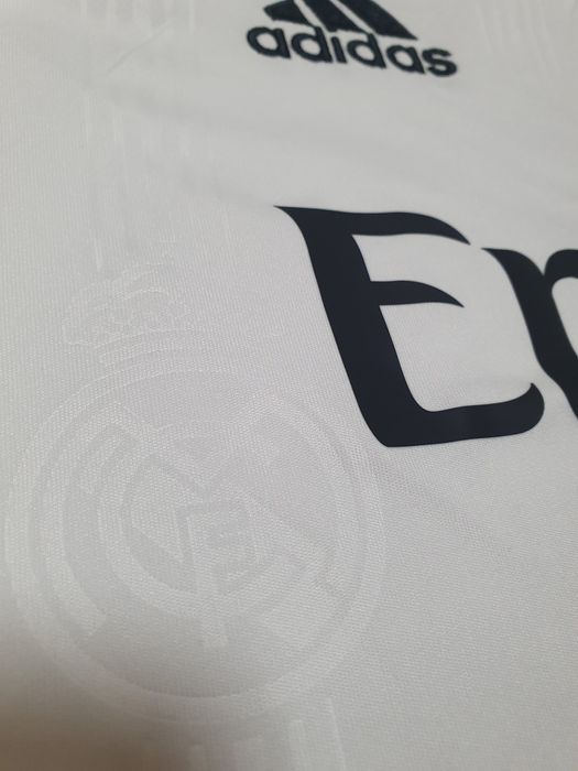 100 % оригинална домакинска футболна тениска на Real Madrid /  Реал Ма