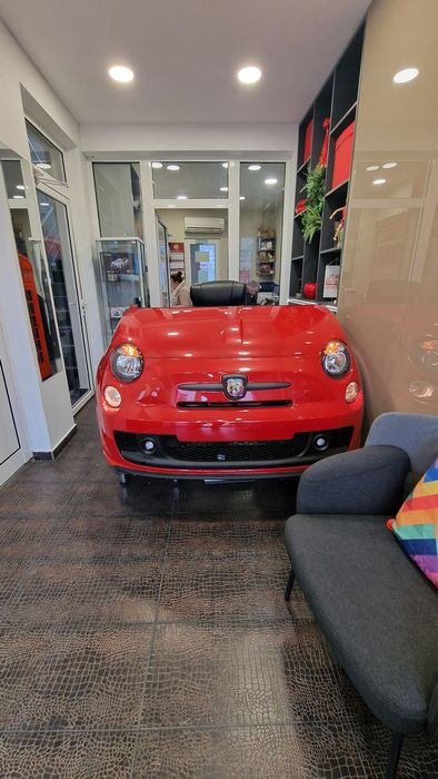Fiat 500 Abarth Офис-бюро автомобил