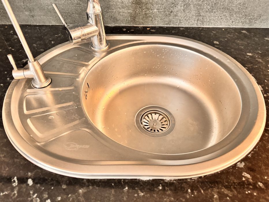 Продам мойку на кухню