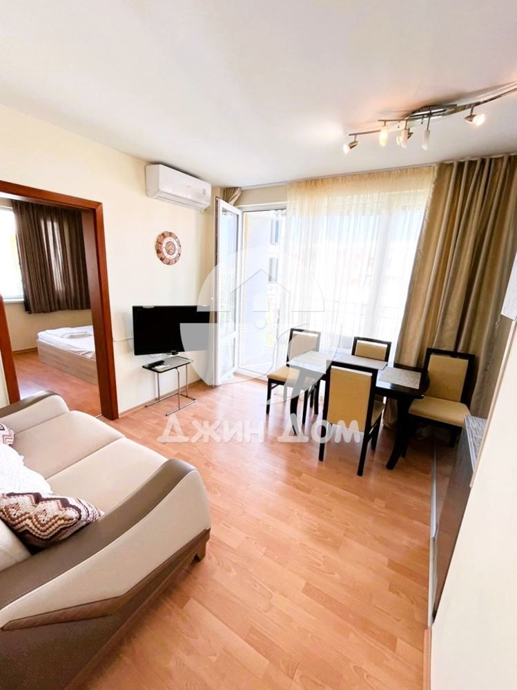 Продава се Тристаен апартамент в Свети Влас - 70 кв.м за 1115 €/кв.м - Снимка #1