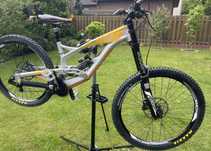YT Tues Industries L, 27.5 DH 2017 Мекица