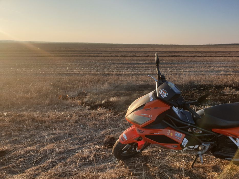 Vand scuter  cpi 50cc cu acte la zi!