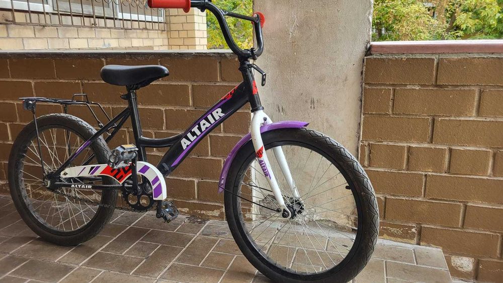 Велосипед Altair,срок службы 1 год,в отличном состоянии
