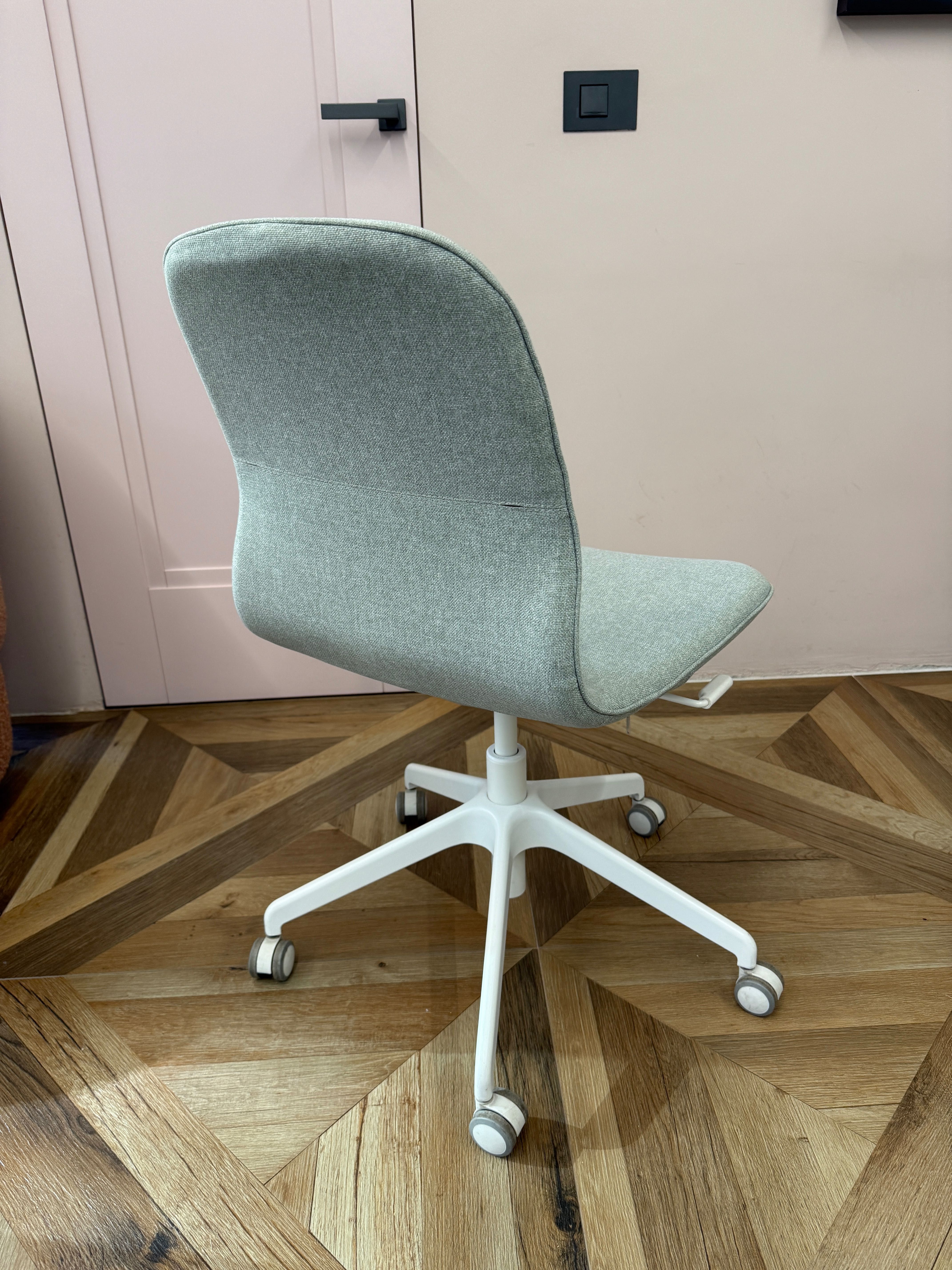 Регулируеми офис столове Ikea LANGFJALL - 6 бр.