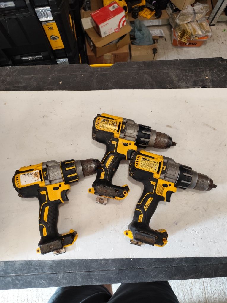 Мощен безчетков удърен винтоверт Девалт DeWALT DCD995 DCD996