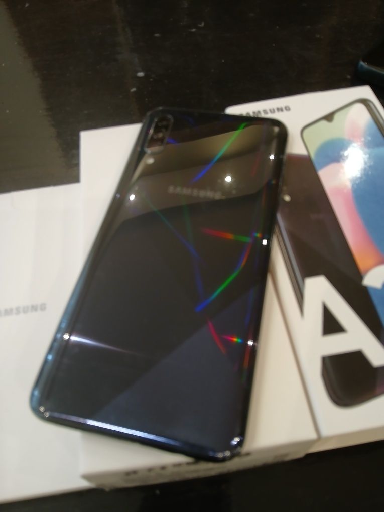 Продавам Samsung Galaxy A30S