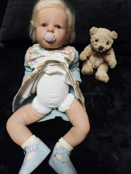 Păpușa de colecție Reborn Reva - vinyl, pictata manual