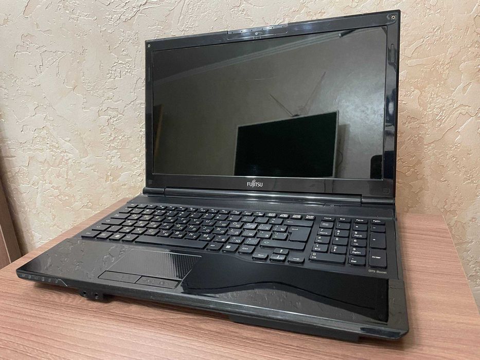Продан ноутбук Fujitsu LifeBook /i3-2370m/4Gb Ram/500Gb Hdd/
