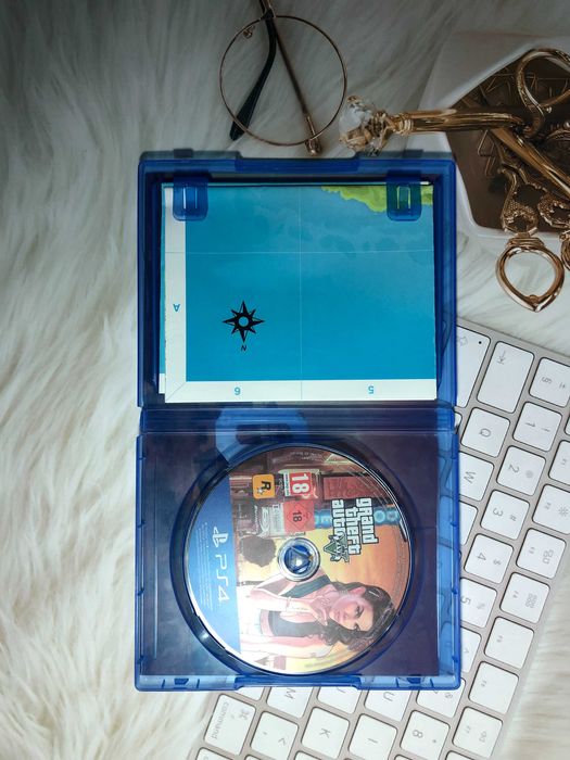 Joc Grand Theft Auto 5 GTA V Play Station PS4 Cadoul Ideal