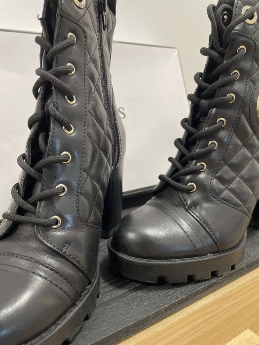 Guess боти черни