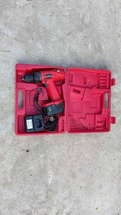 Trusa bormasina POWER DEVIL 12 V cu baterie ,incarcator +valiza transp