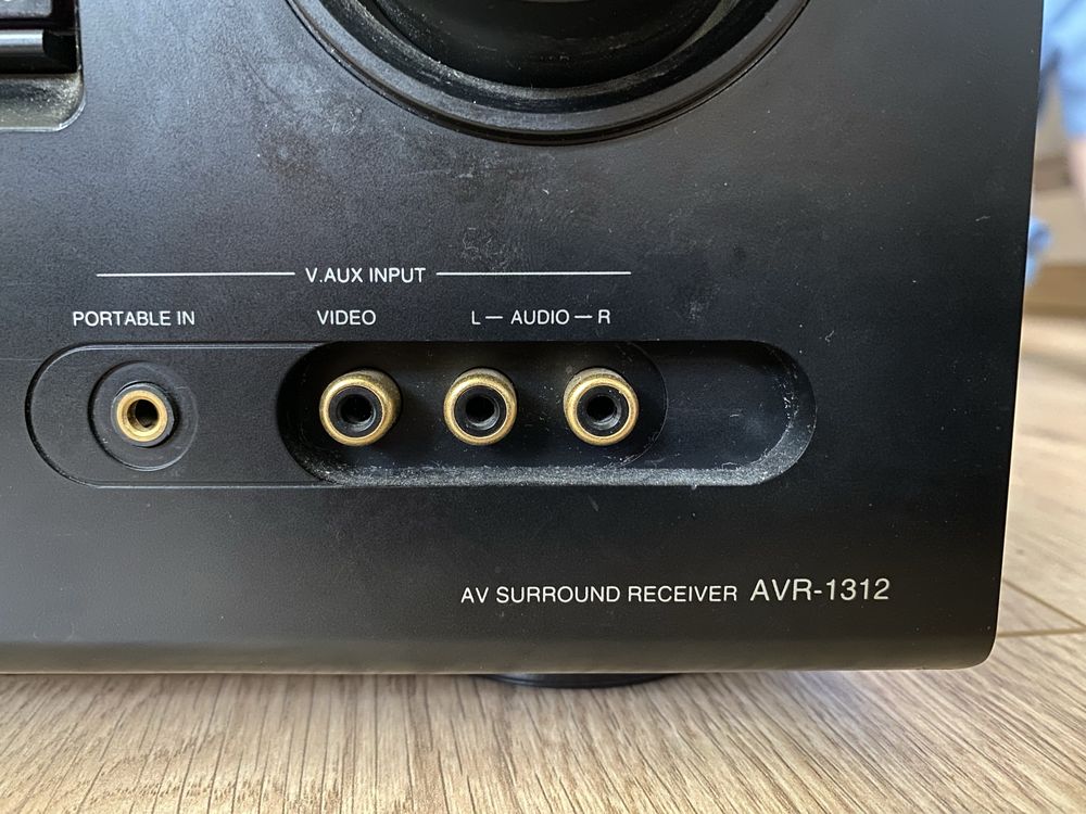 Denon AVR 1312 усилвател