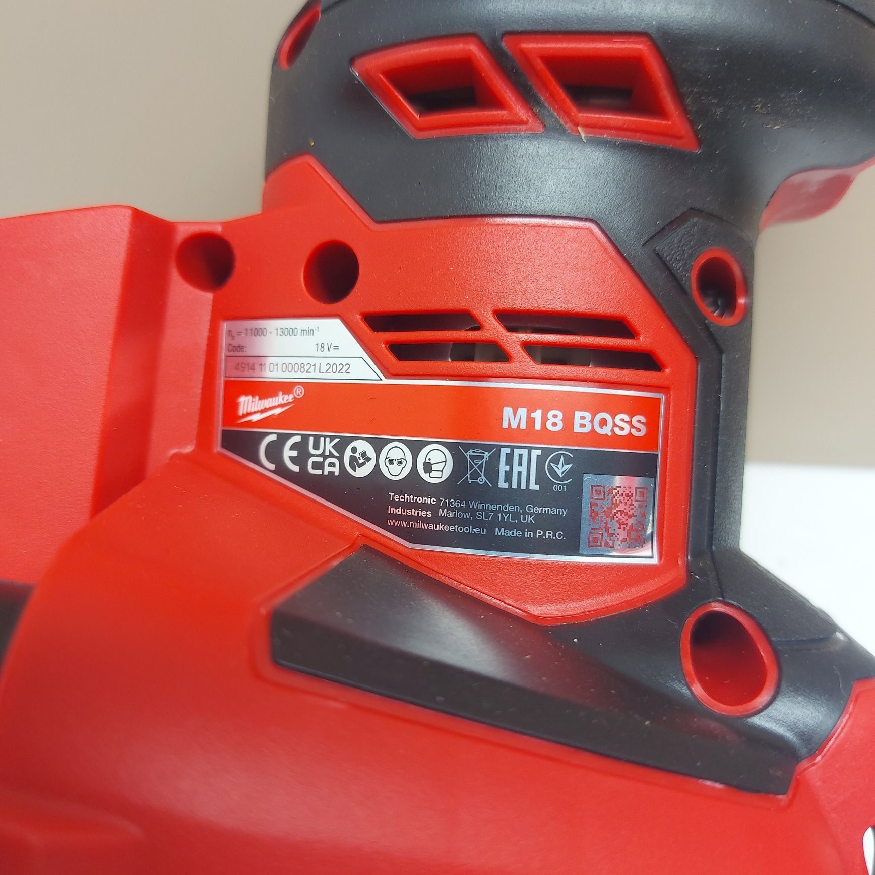 Акумулаторен виброшлайф Milwaukee M18BQSS-0B