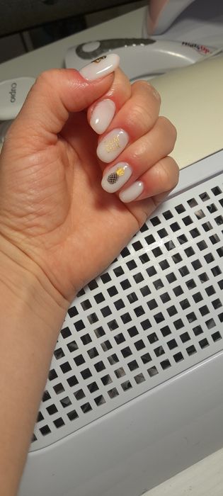 Aplic unghii cu gel 80 lei