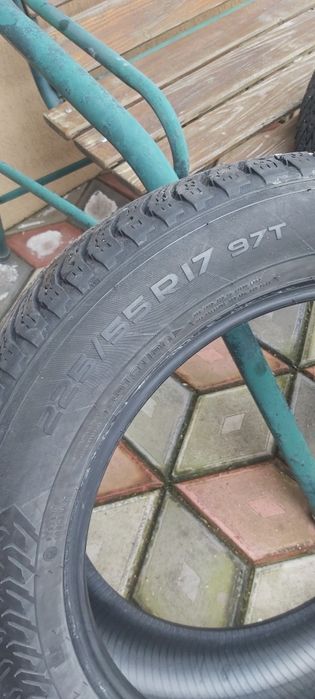 Cauciucuri 225 55 17 nokian  hakkapelitta  8