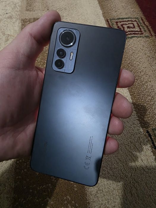 Продам телефон xaiomi 12 lait