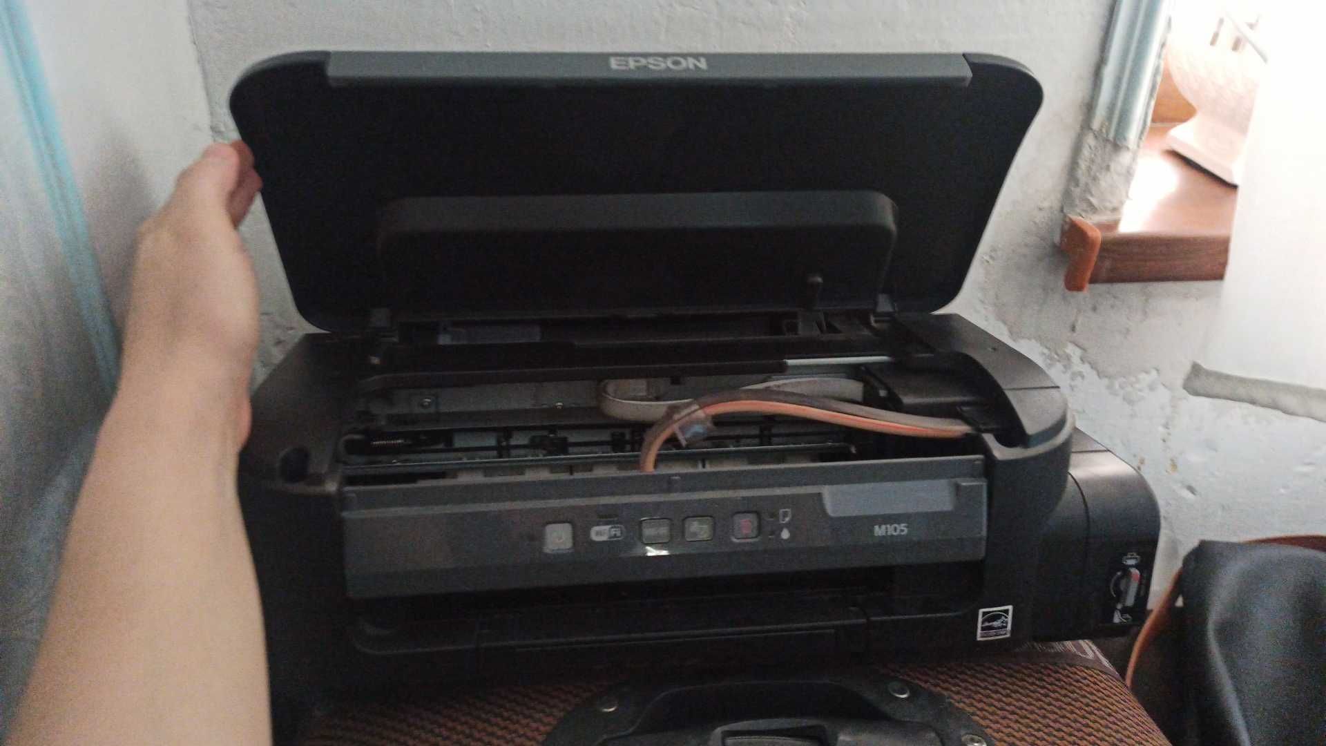 Принтер Epson  м105