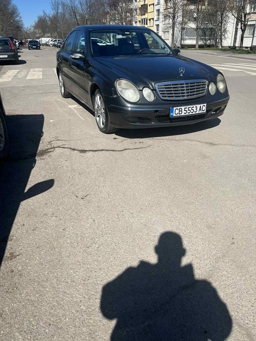 Мерцедес Е220 в движение