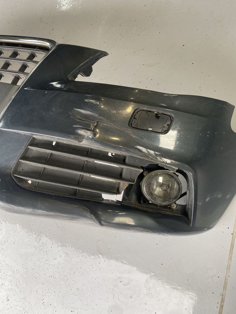 Bară față Audi A4 B8 model cu spălătoare far , originală , cu defect