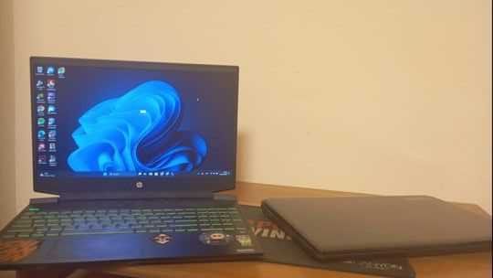 Hp pavilion gaming laptop 15 + подарък лаптоп Toshiba