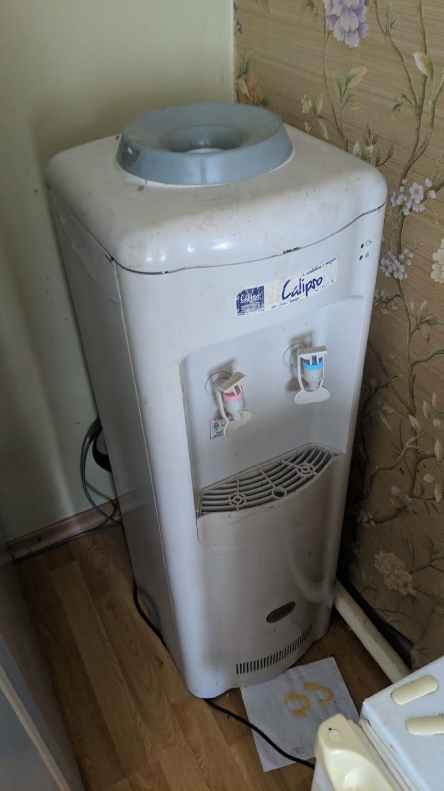 диспенсер воды/кулер