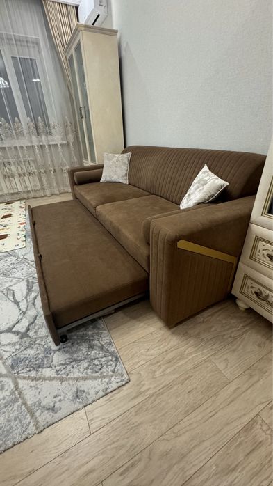 Продаю шикарный диван