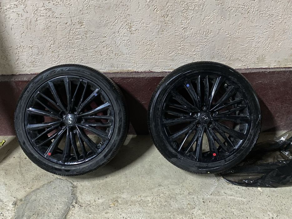 Диска шинами Р19 грандеур