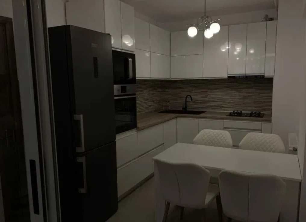 Дава се под наем Двустаен апартамент в Пловдив, Каменица 1 - 78 кв.м за 255 € - Снимка #1