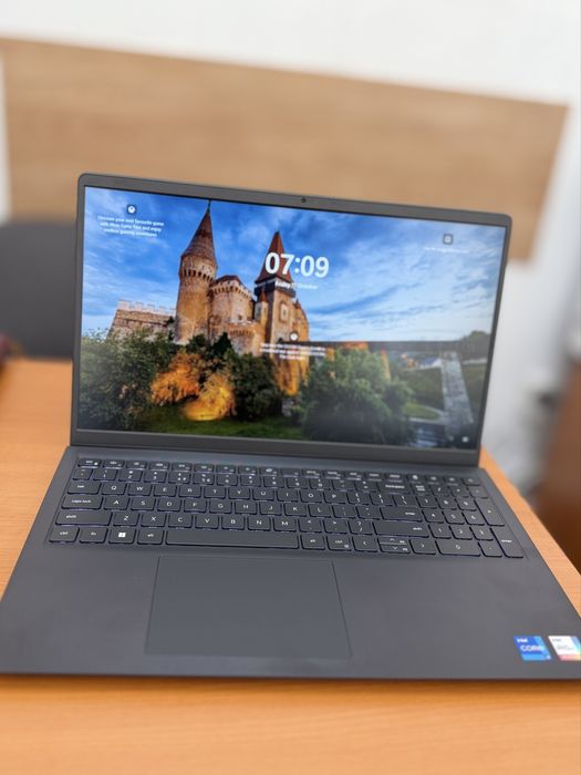 Laptop DELL nou 2025