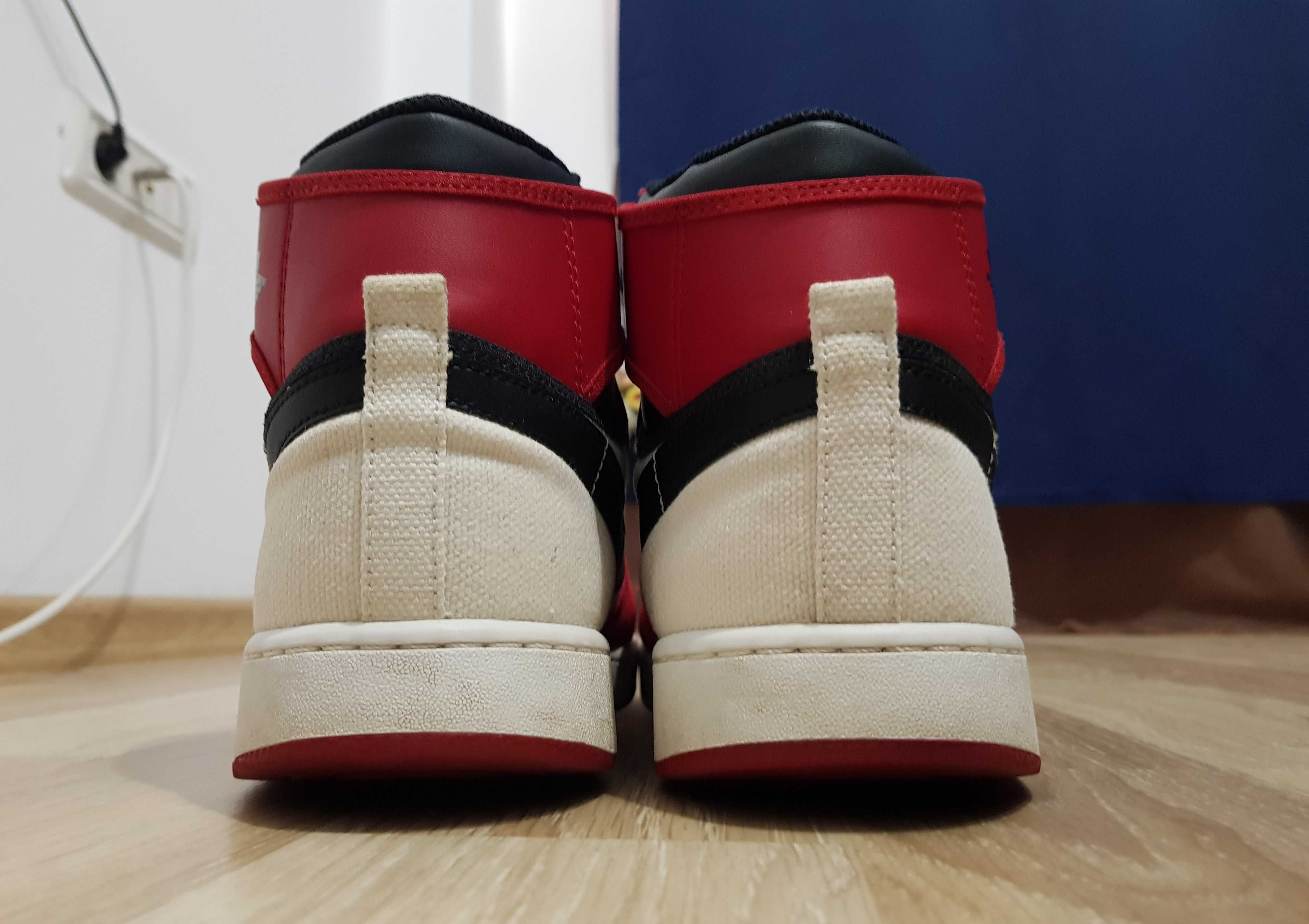 Adidasi Nike Jordan 1 Retro AJKO Chicago marimea 46/45