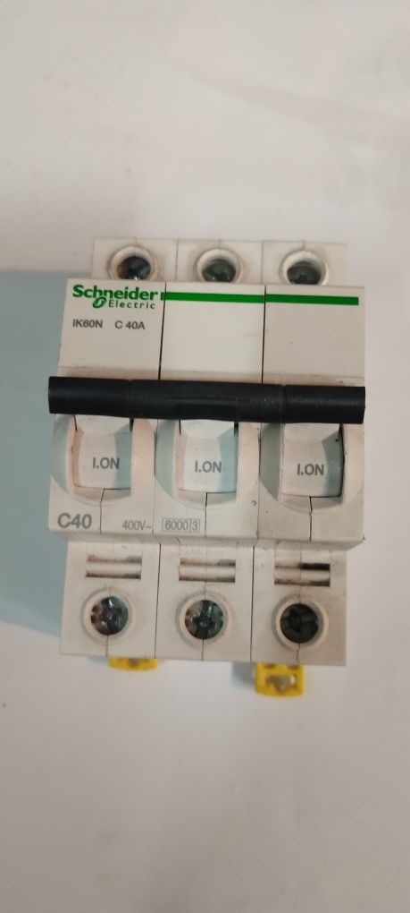 Robinet inox 1 1/4" ,filiere Wurth, Siguranțe automate Schneider, pile