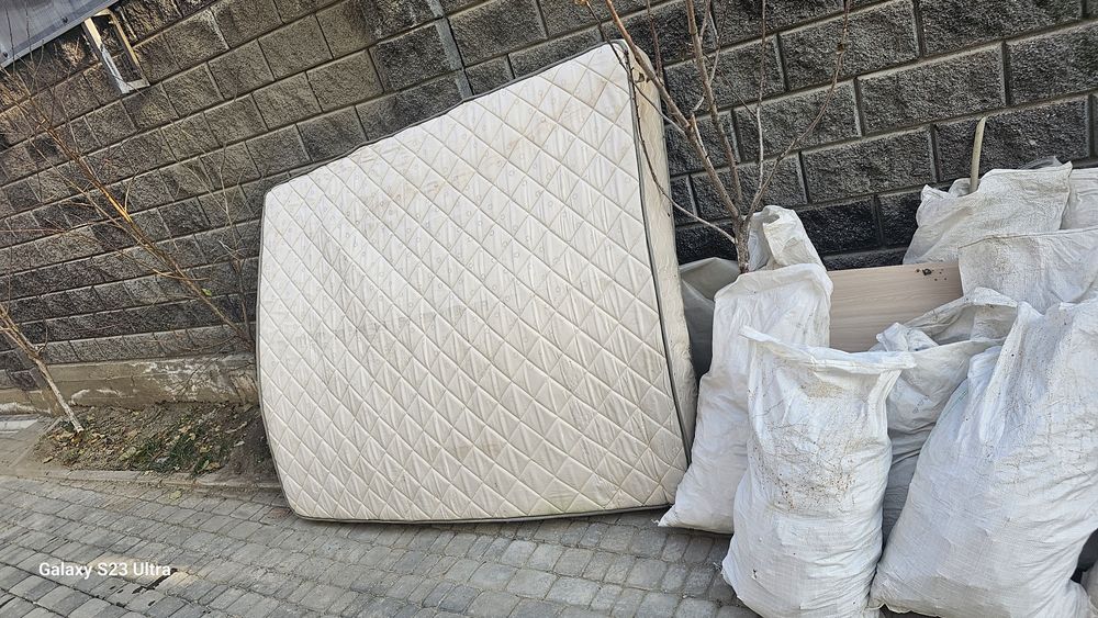 Отдам даром двухместный матрас