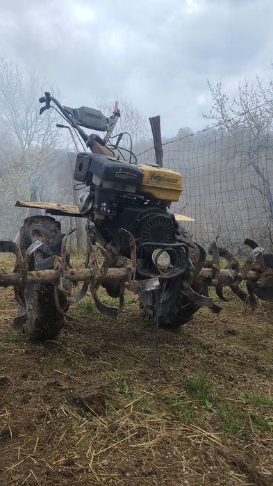 Vând sau schimb cu atv motocultor