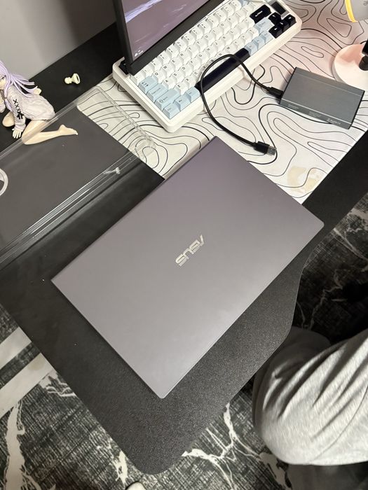 Срочно продам ноутбук Asus