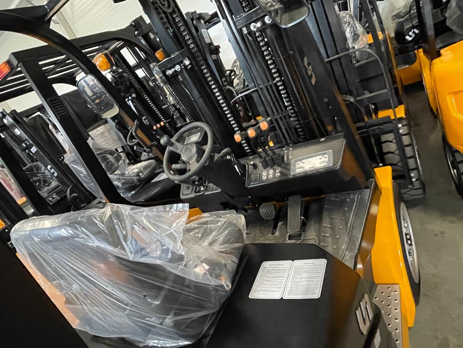 Motostivuitor NOU 2,5T DIN Stoc cu Grantie