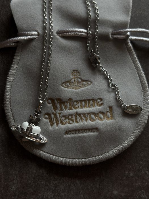 Lanturi Vivienne Westwood Diverse la alegere