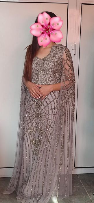 Платья один раз одевала