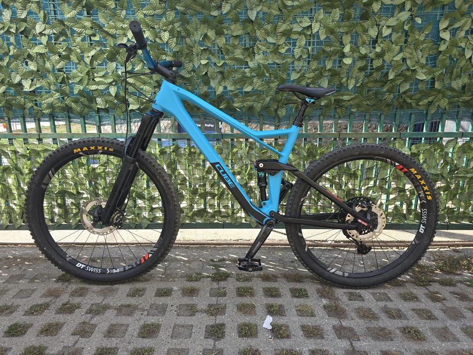 Bicicleta CUBE Stereo Race carbon.