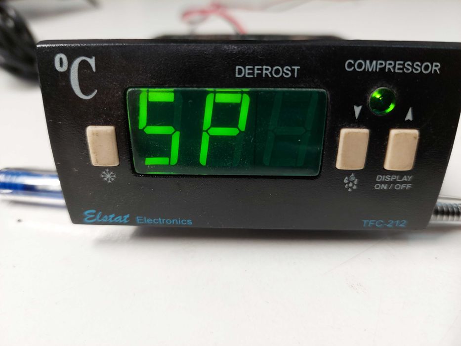 Controler termoregulator frigo la 12V ac/dc