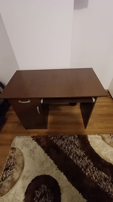 Vand birou in stare f. buna (ca nou)