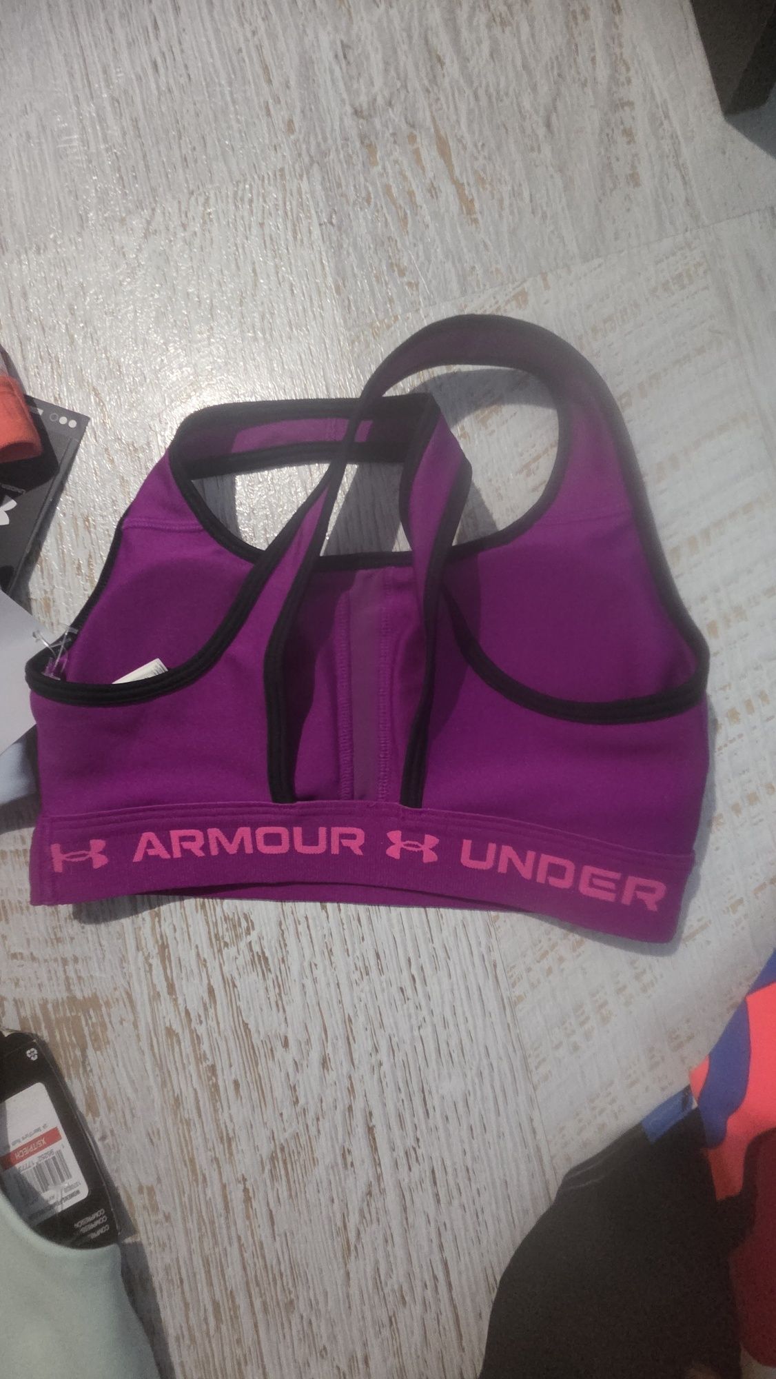 Under Armour нови оригинални спортни сутиен ХС