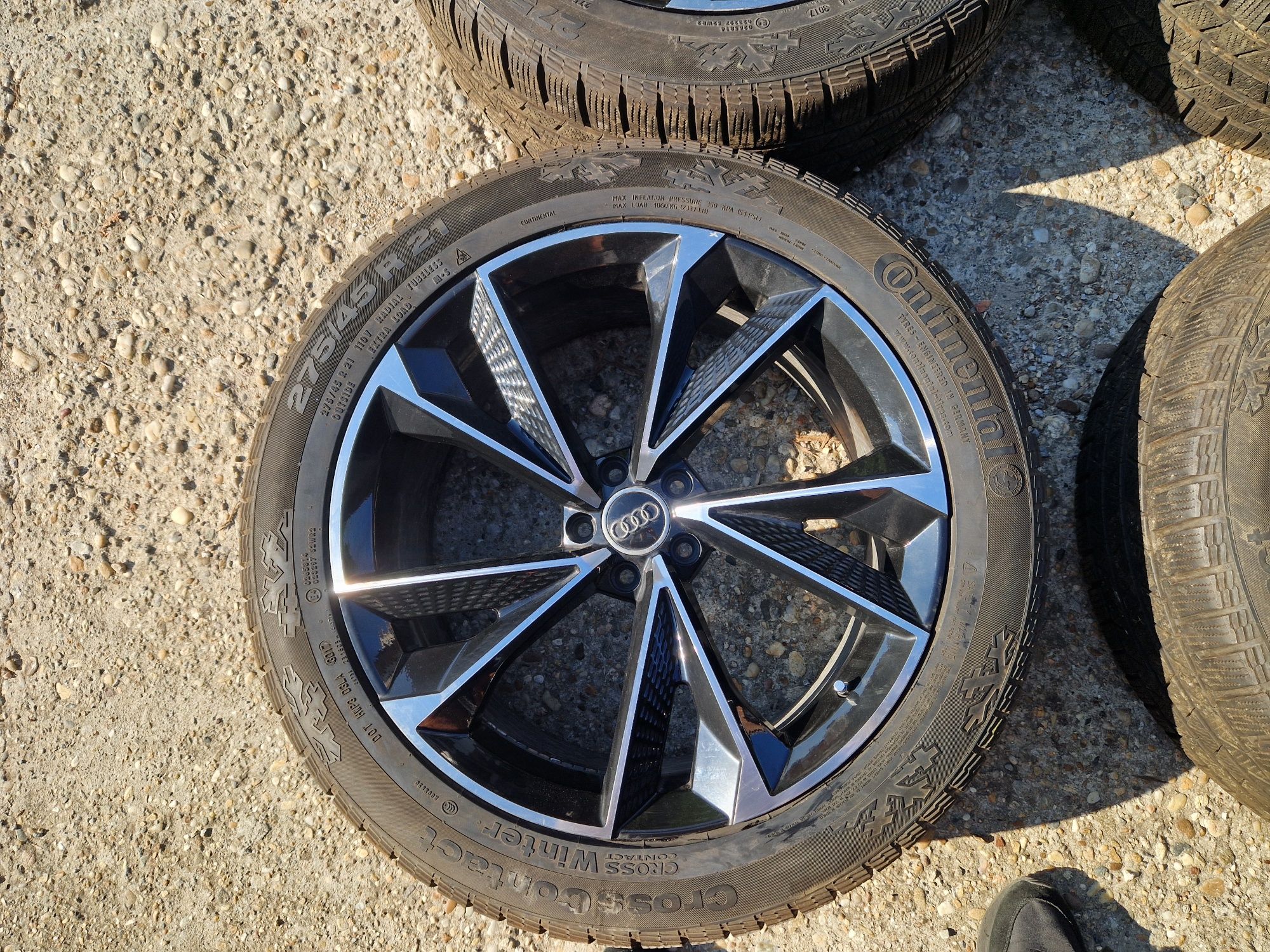 Джанти с гуми от Audi Q7,SQ7,21 цола,с зимни гуми 275/45/21,Continenta